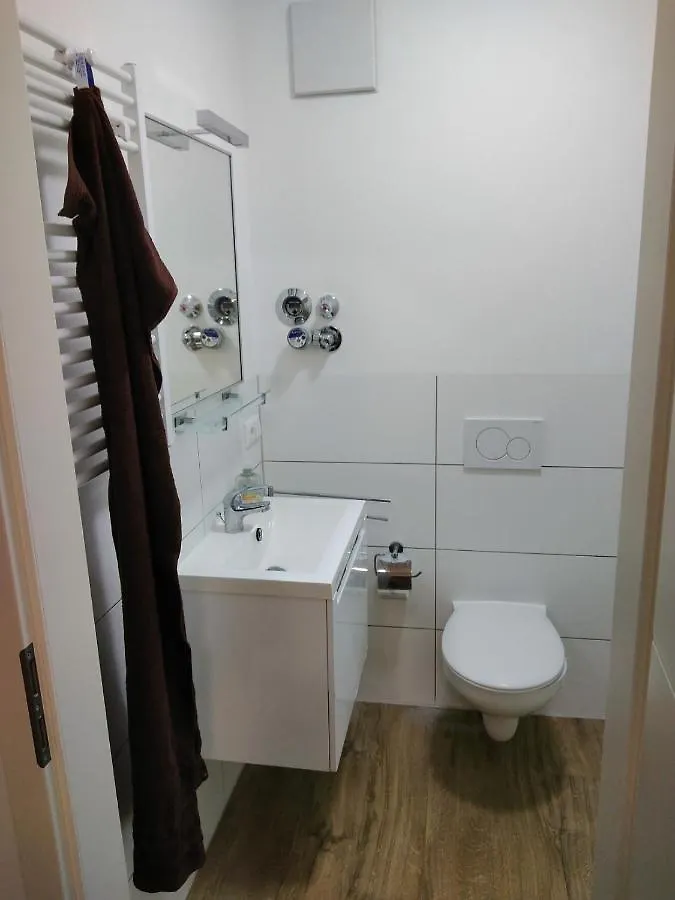 Schoene, Gemuetliche Moeblierte 2 Zi Wohnung In Rgb Regensburg Apartment