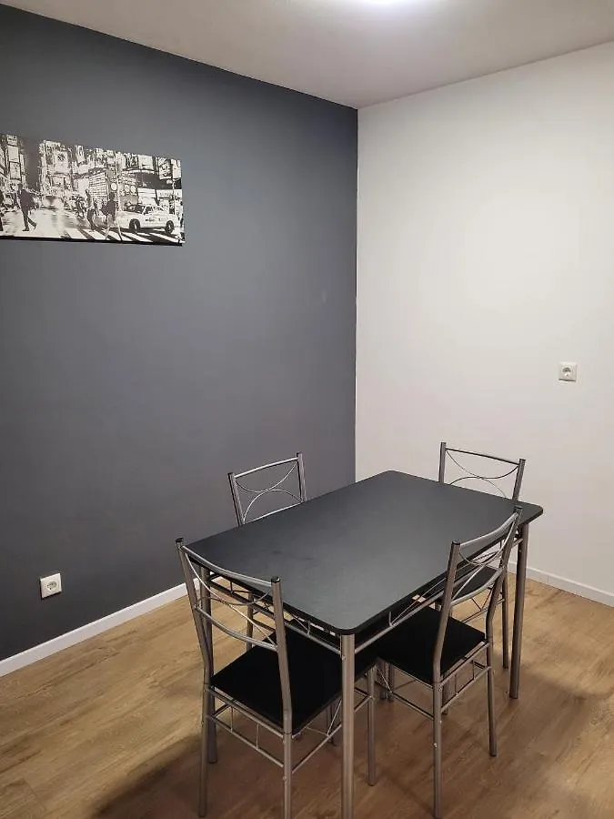 Schoene, Gemuetliche Moeblierte 2 Zi Wohnung In Rgb Regensburg 0*,